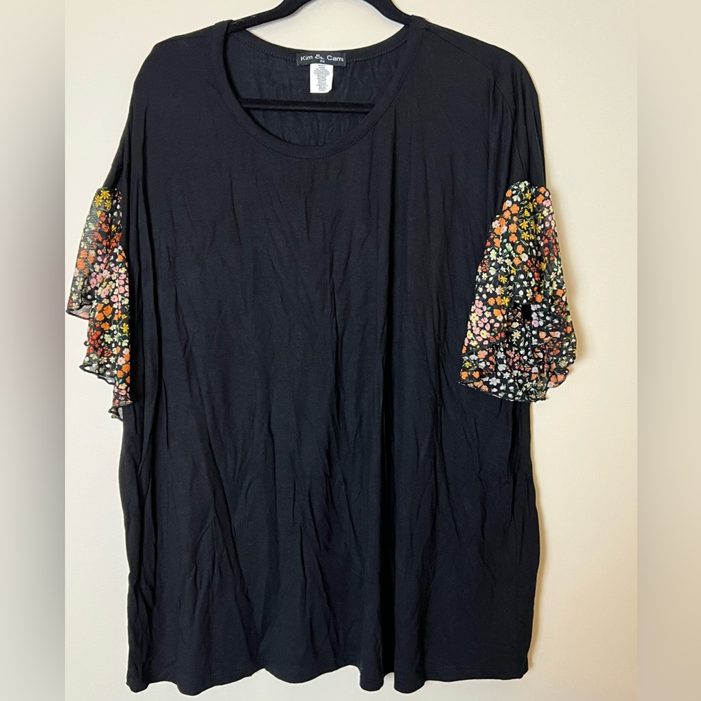 Kim & Cami 2x Black Floral Sleeve Women's Top with flower flutter sleeves
